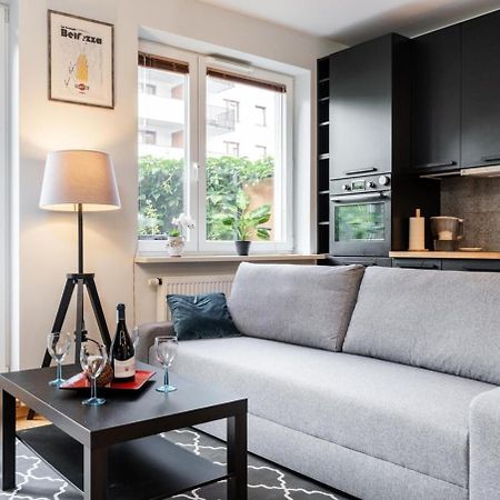 Modern 70M Apartment With Private Garden Metro Warszawa Exteriör bild
