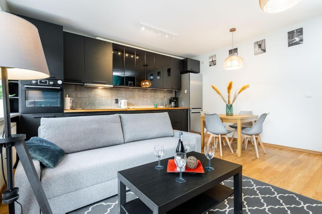 Modern 70M Apartment With Private Garden Metro Warszawa Exteriör bild